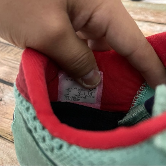 Saucony Shadow 5000 EVR Athletic Shoes
